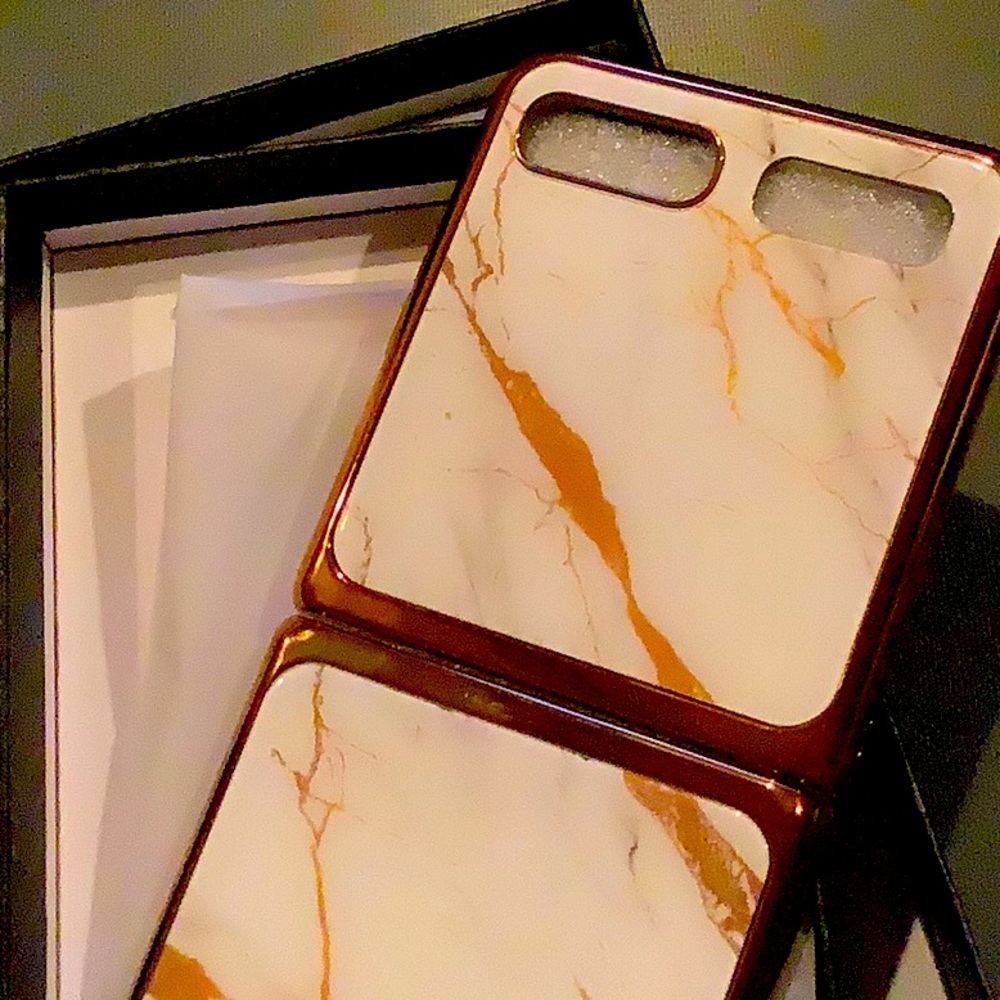 Brand new cover for the Z flip new